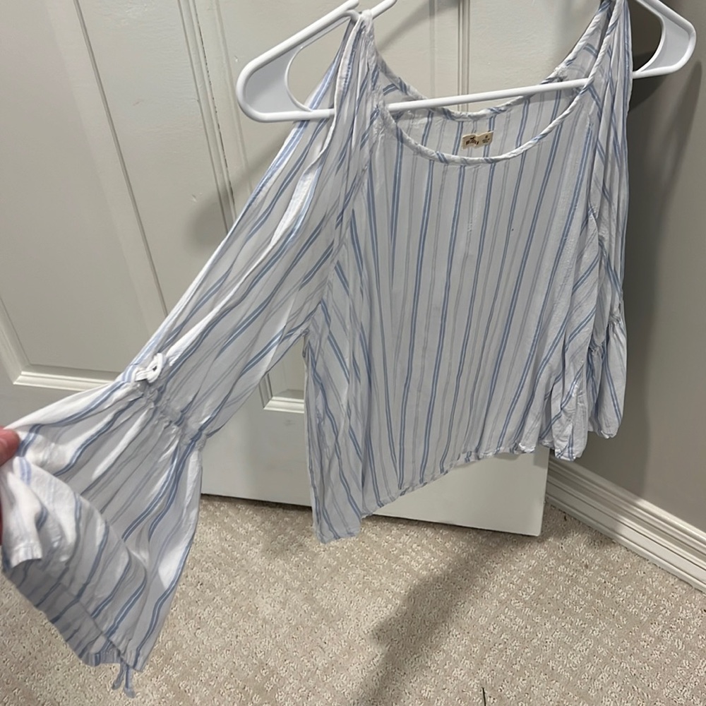 Hollister cute beachy top size XS